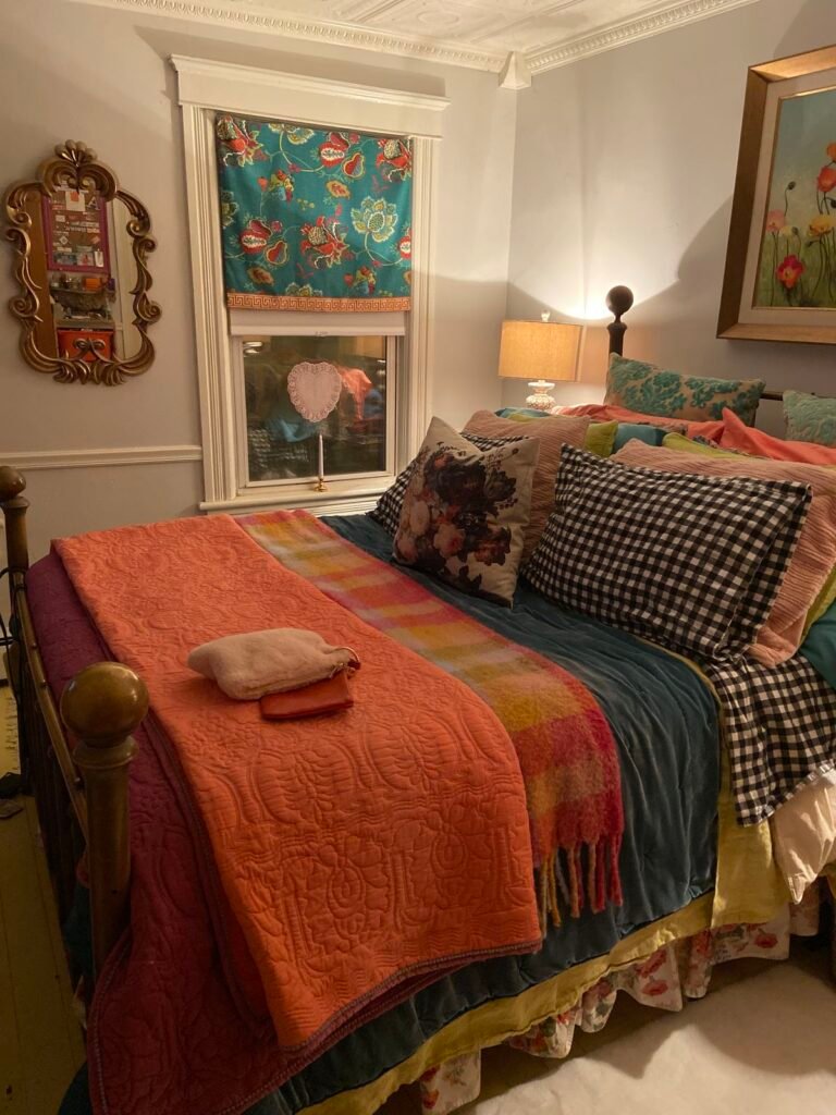15 Eclectic Bedroom Ideas to Make Your Space Feel Cozy and Colorful
